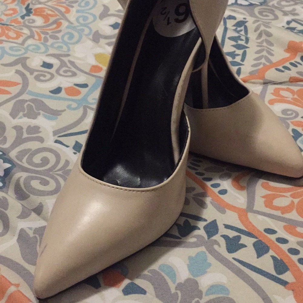 White Virgo shoes